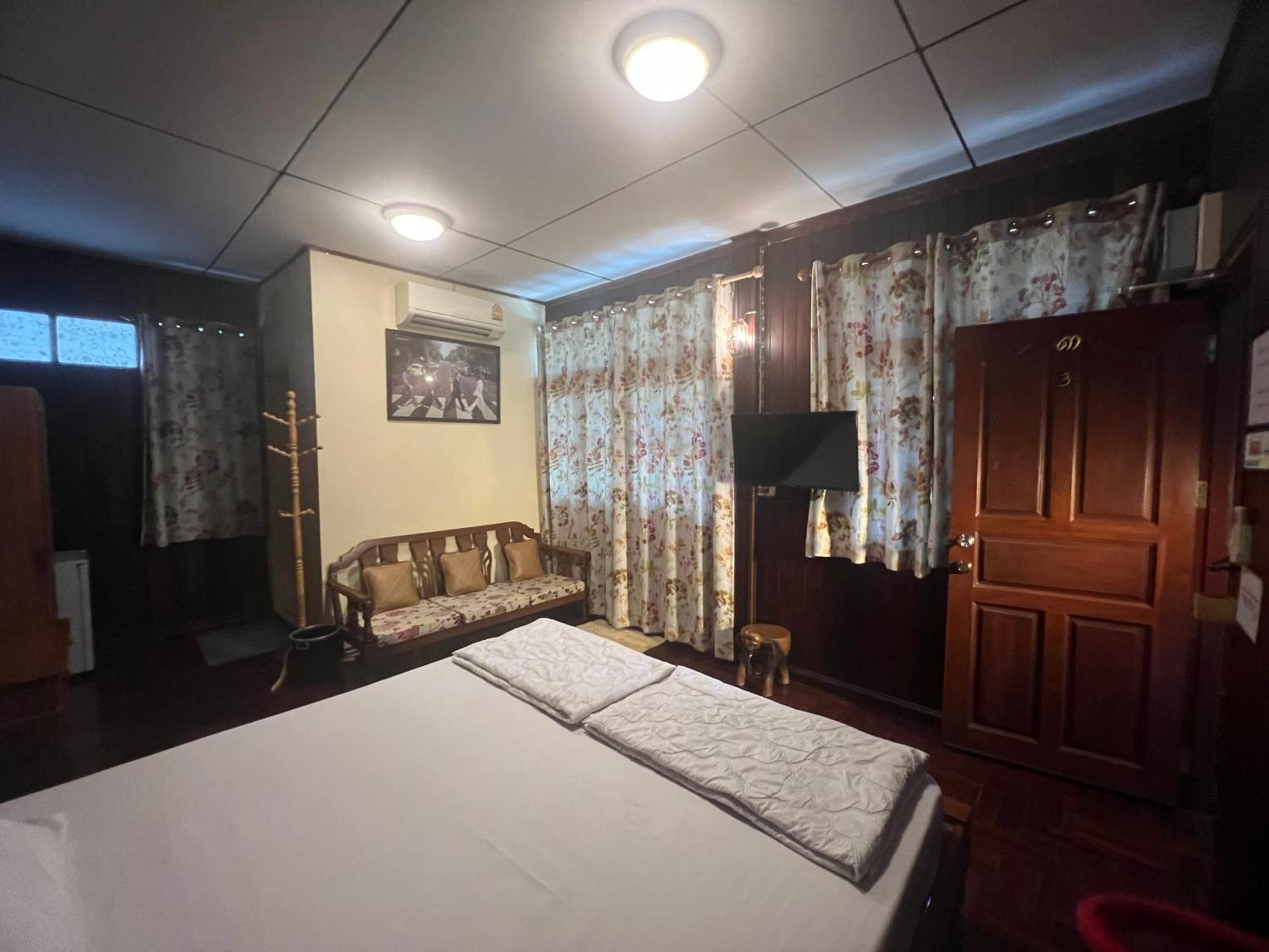 Ban Heng Apartamento Phra Nakhon Si Ayutthaya Exterior foto